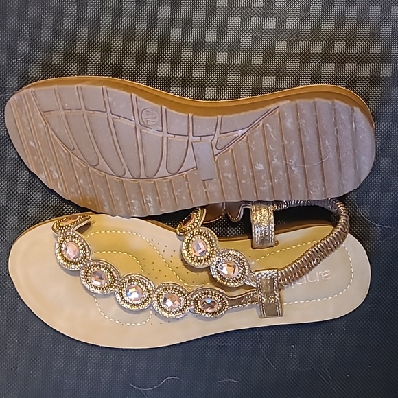 Sandals - Picture 2 of 4